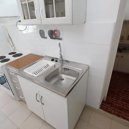 Lauschiges Studio-apartment Nur 5 Gehminuten Zum Zentrum Von - Mit Privatparkplatz Apartment